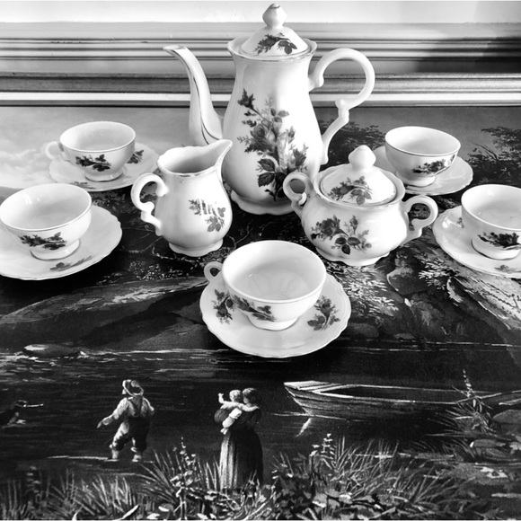 Vintage 1950s Children’s Tea Set China by Fred Roberts Co. - Picture 8 of 15